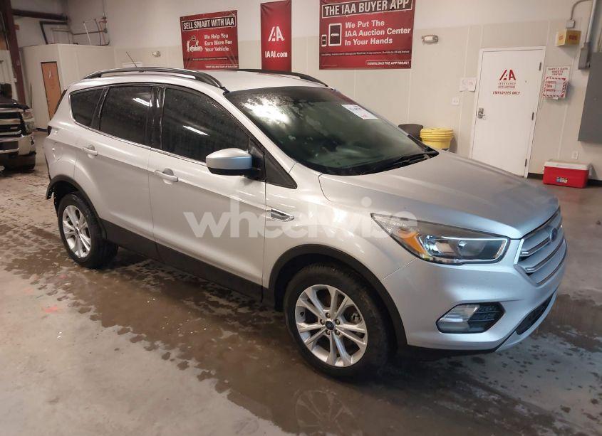 2018 Ford Escape SE (VIN 1FMCU0GD8JUB96687) main photo