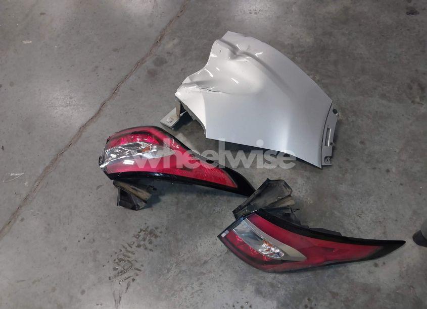 Photo 12 of 2018 Ford Escape SE (VIN 1FMCU0GD8JUB96687)