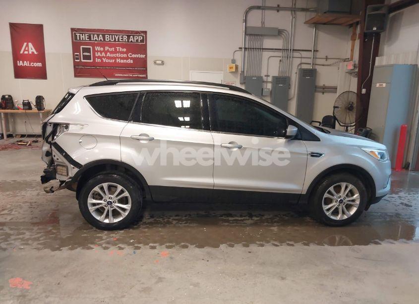 Photo 14 of 2018 Ford Escape SE (VIN 1FMCU0GD8JUB96687)