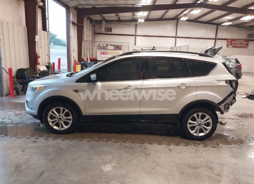 Photo 15 of 2018 Ford Escape SE (VIN 1FMCU0GD8JUB96687)