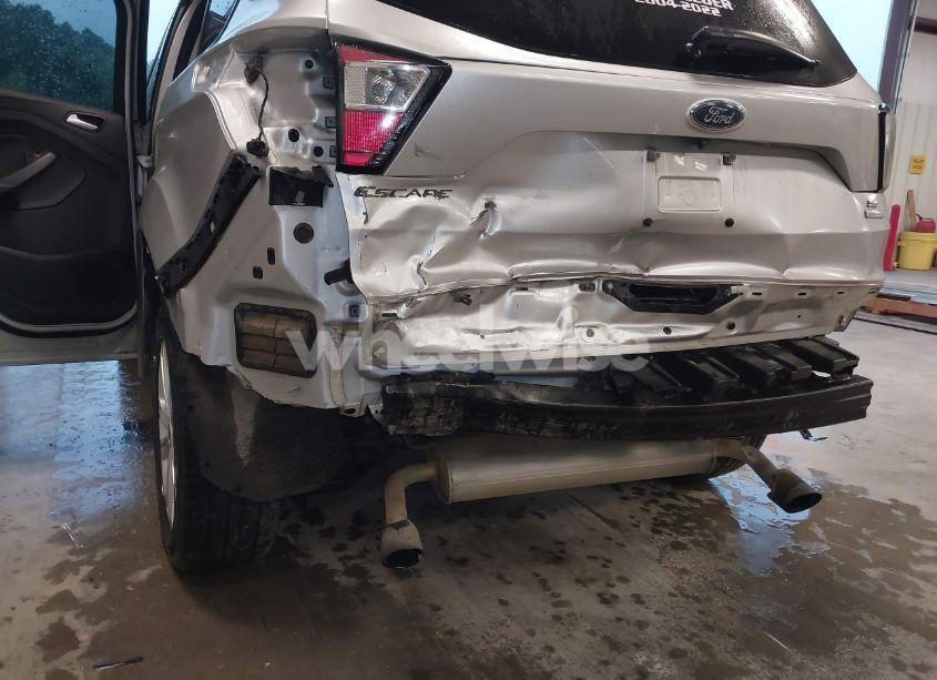 Photo 18 of 2018 Ford Escape SE (VIN 1FMCU0GD8JUB96687)