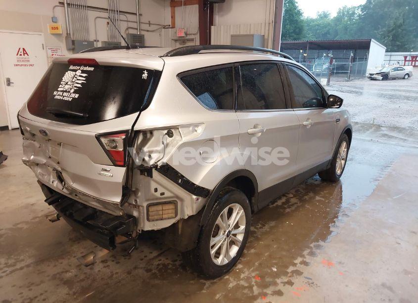 Photo 4 of 2018 Ford Escape SE (VIN 1FMCU0GD8JUB96687)