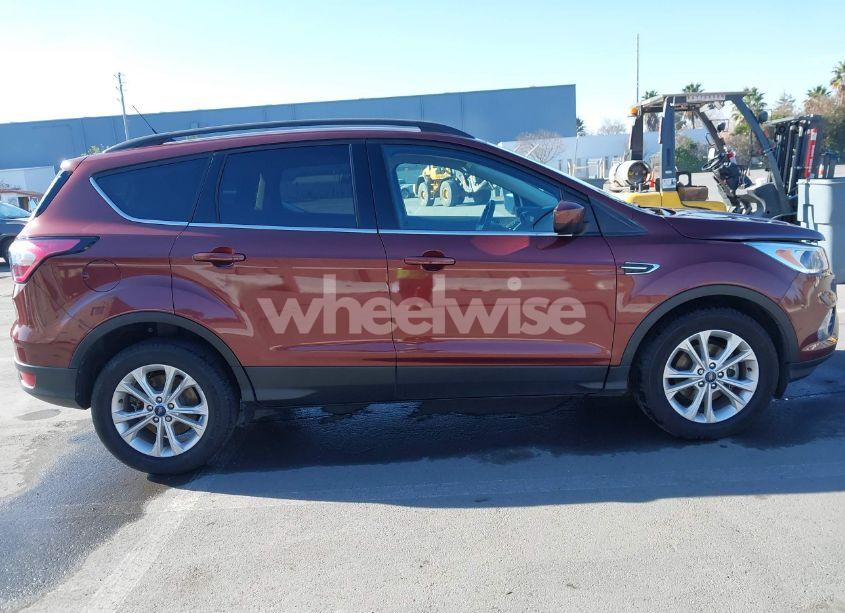Photo 13 of 2018 Ford Escape SE (VIN 1FMCU0GD8JUC09647)