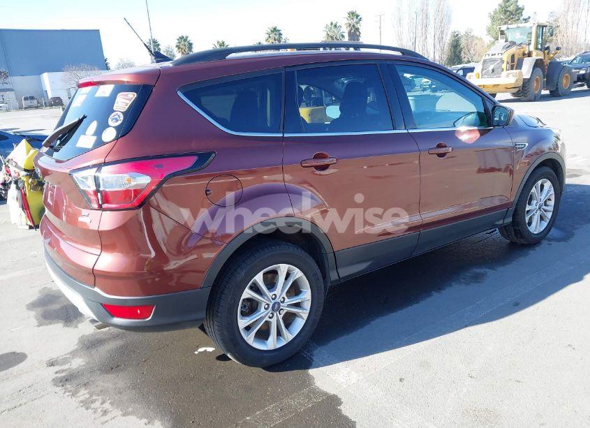 Photo 4 of 2018 Ford Escape SE (VIN 1FMCU0GD8JUC09647)
