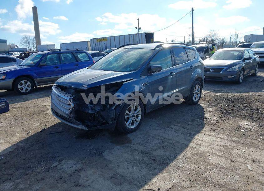 Photo 2 of 2018 Ford Escape SE (VIN 1FMCU0GD8JUC17179)