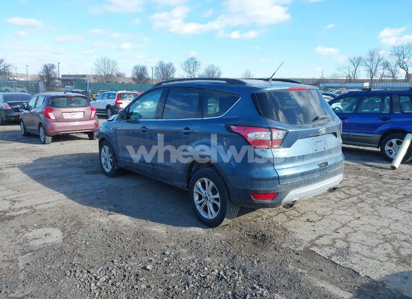 Photo 3 of 2018 Ford Escape SE (VIN 1FMCU0GD8JUC17179)