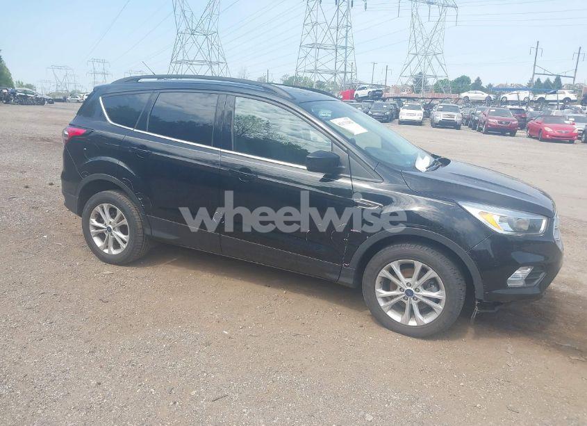 2018 Ford Escape SE (VIN 1FMCU0GD8JUD05911) main photo