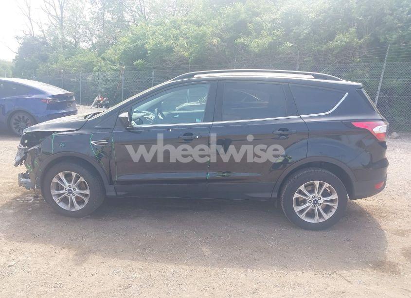 Photo 15 of 2018 Ford Escape SE (VIN 1FMCU0GD8JUD05911)