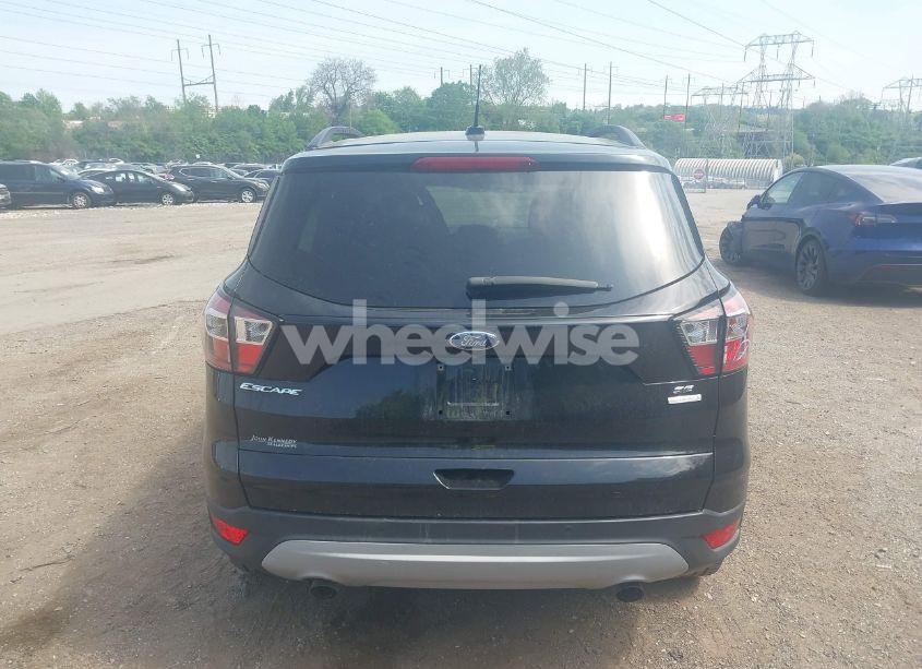 Photo 17 of 2018 Ford Escape SE (VIN 1FMCU0GD8JUD05911)