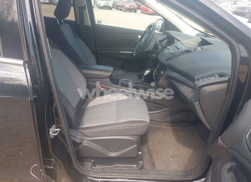 Photo 5 of 2018 Ford Escape SE (VIN 1FMCU0GD8JUD05911)