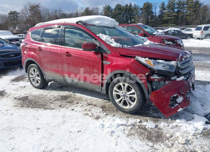 2018 Ford Escape SE (VIN 1FMCU0GD8JUD13815) main photo