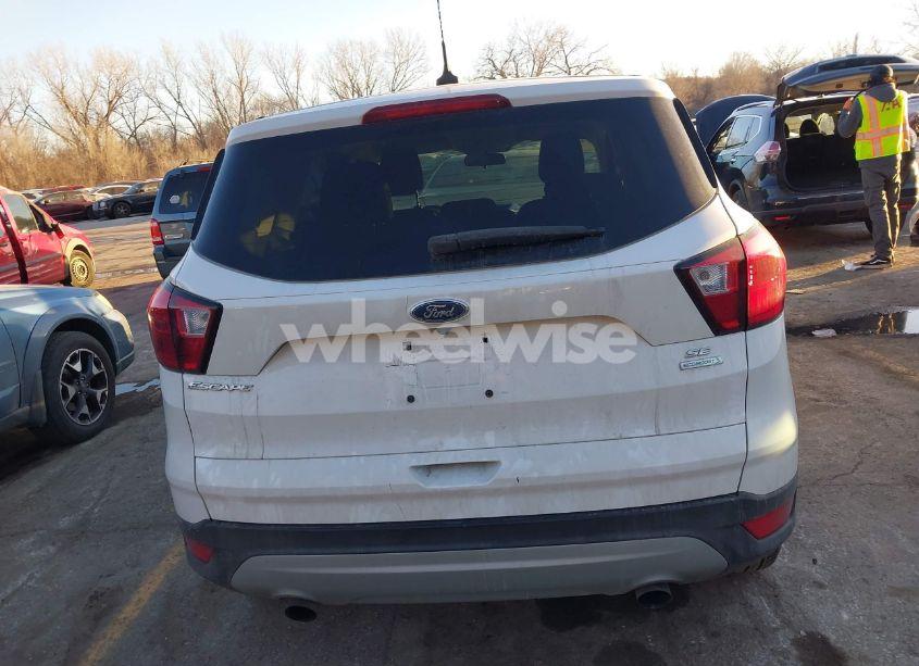 Photo 16 of 2019 Ford Escape SE (VIN 1FMCU0GD8KUA34995)
