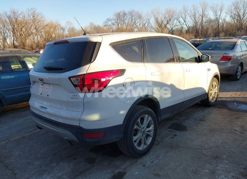 Photo 4 of 2019 Ford Escape SE (VIN 1FMCU0GD8KUA34995)