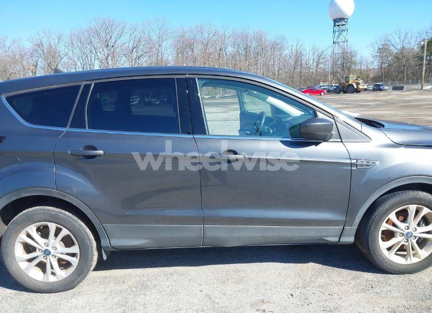 Photo 12 of 2019 Ford Escape SE (VIN 1FMCU0GD8KUA50680)