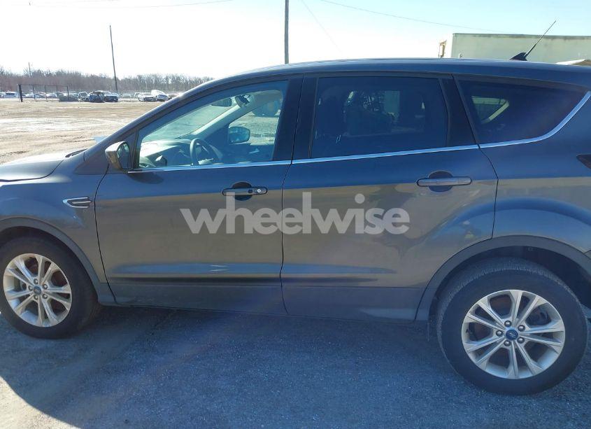 Photo 13 of 2019 Ford Escape SE (VIN 1FMCU0GD8KUA50680)