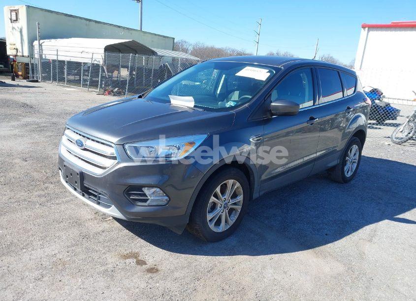Photo 2 of 2019 Ford Escape SE (VIN 1FMCU0GD8KUA50680)