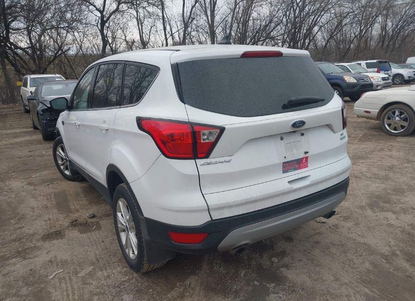 Photo 3 of 2019 Ford Escape SE (VIN 1FMCU0GD8KUA69472)