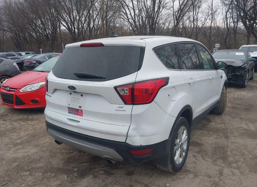 Photo 4 of 2019 Ford Escape SE (VIN 1FMCU0GD8KUA69472)