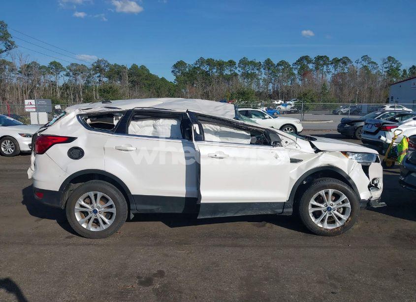 Photo 13 of 2019 Ford Escape SE (VIN 1FMCU0GD8KUA75238)