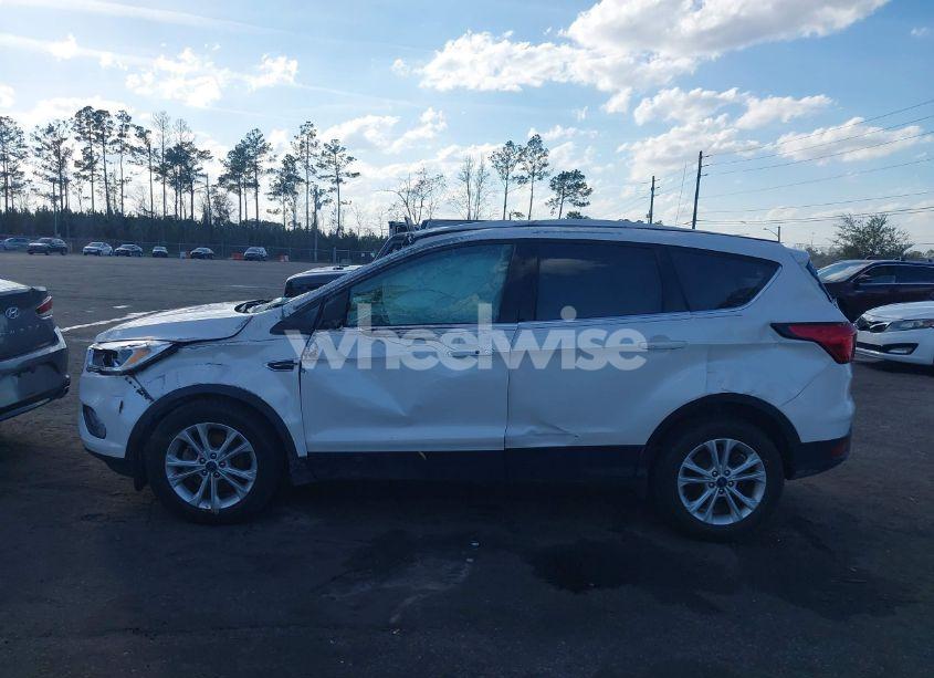 Photo 14 of 2019 Ford Escape SE (VIN 1FMCU0GD8KUA75238)