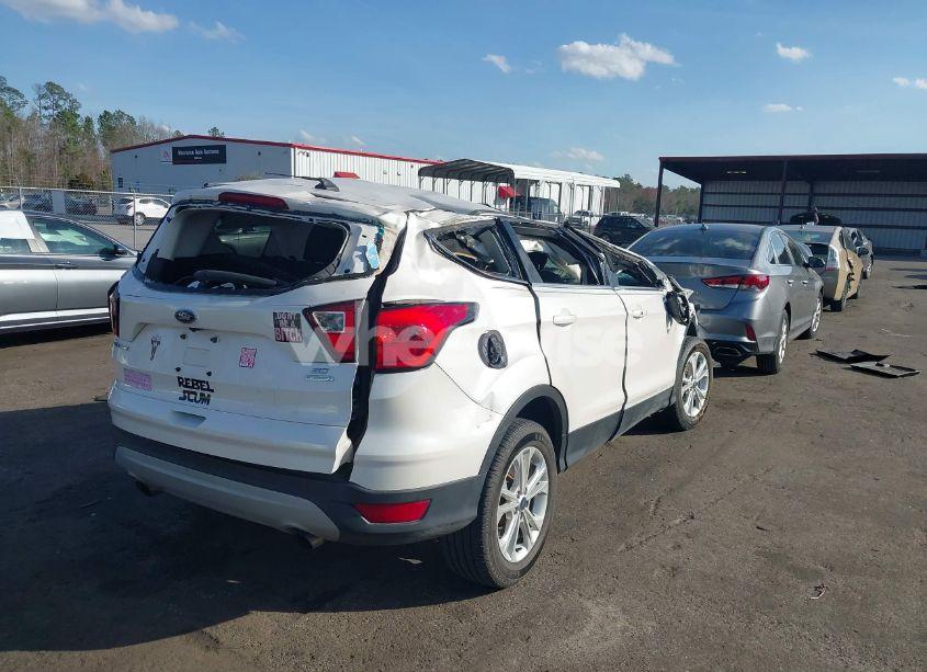 Photo 4 of 2019 Ford Escape SE (VIN 1FMCU0GD8KUA75238)