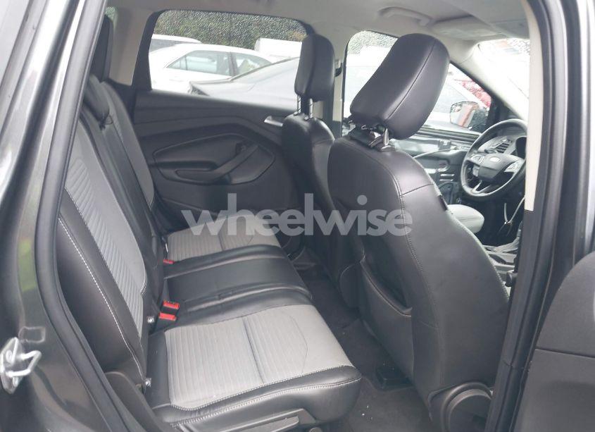 Photo 8 of 2019 Ford Escape SE (VIN 1FMCU0GD8KUB32988)