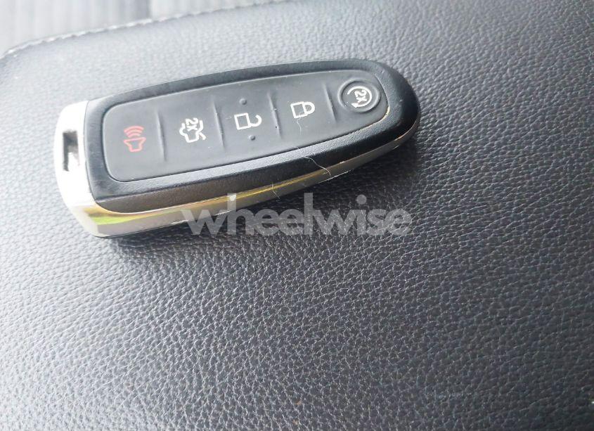 Photo 11 of 2019 Ford Escape SE (VIN 1FMCU0GD8KUC19256)