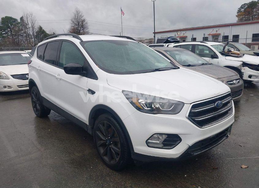 Photo 13 of 2019 Ford Escape SE (VIN 1FMCU0GD8KUC19256)
