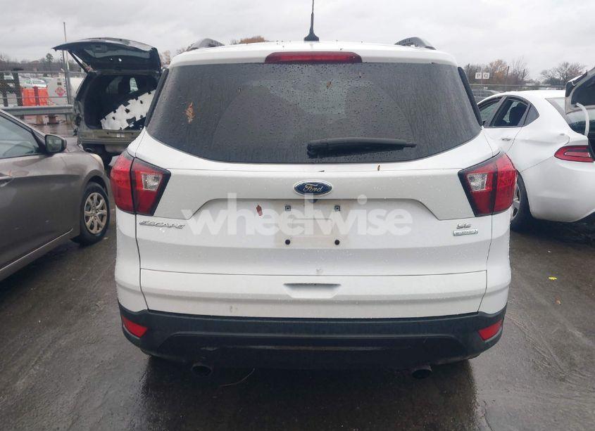 Photo 16 of 2019 Ford Escape SE (VIN 1FMCU0GD8KUC19256)