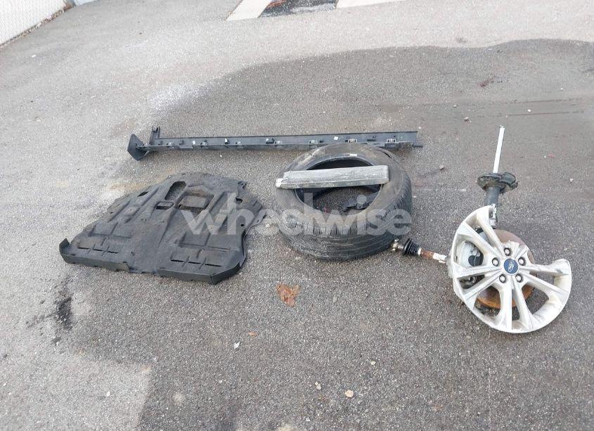 Photo 12 of 2019 Ford Escape SE (VIN 1FMCU0GD8KUC35554)