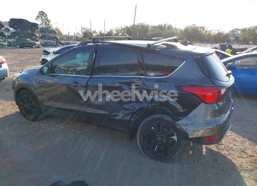 Photo 14 of 2019 Ford Escape SE (VIN 1FMCU0GD8KUC46361)