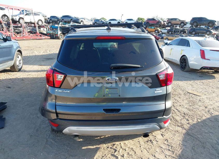 Photo 16 of 2019 Ford Escape SE (VIN 1FMCU0GD8KUC46361)