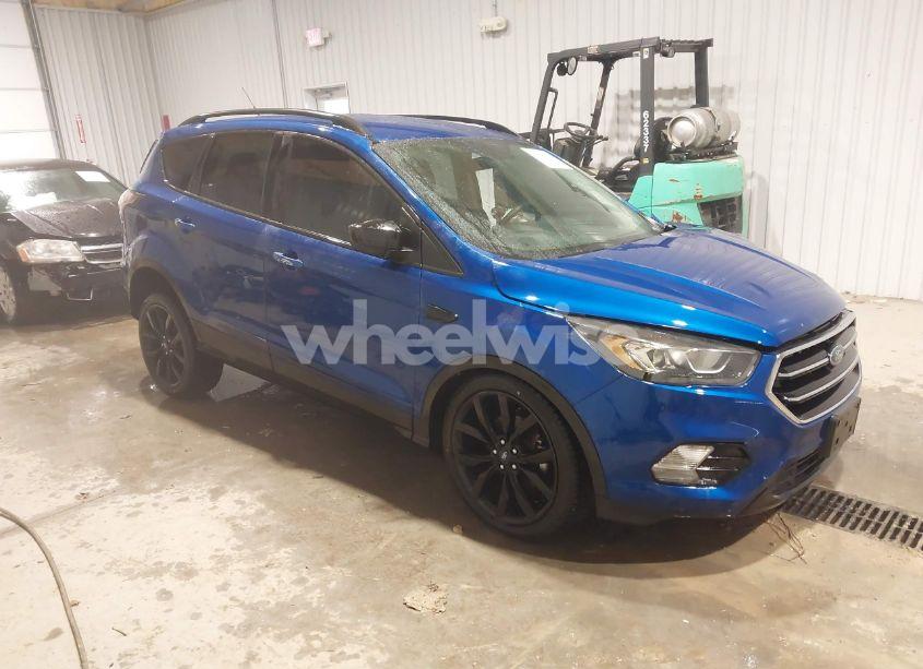 2017 Ford Escape SE (VIN 1FMCU0GD9HUA11878) main photo
