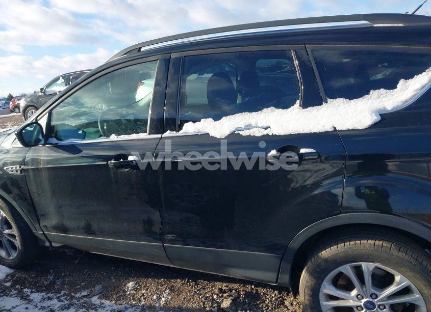 Photo 14 of 2017 Ford Escape SE (VIN 1FMCU0GD9HUA16370)