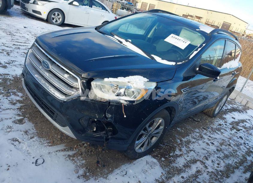 Photo 2 of 2017 Ford Escape SE (VIN 1FMCU0GD9HUA16370)