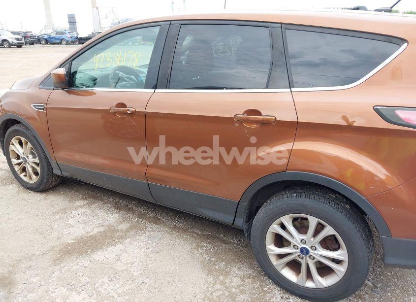 Photo 14 of 2017 Ford Escape SE (VIN 1FMCU0GD9HUA53712)