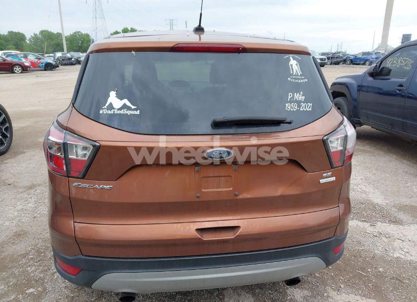 Photo 16 of 2017 Ford Escape SE (VIN 1FMCU0GD9HUA53712)