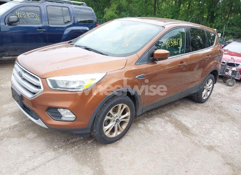 Photo 2 of 2017 Ford Escape SE (VIN 1FMCU0GD9HUA53712)