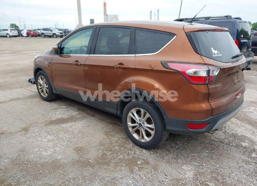 Photo 3 of 2017 Ford Escape SE (VIN 1FMCU0GD9HUA53712)