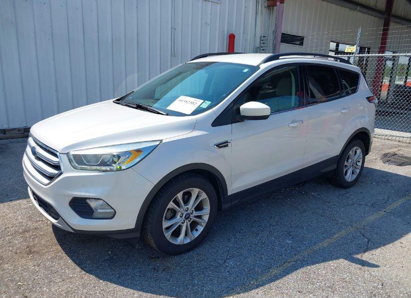 Photo 2 of 2017 Ford Escape SE (VIN 1FMCU0GD9HUB23841)