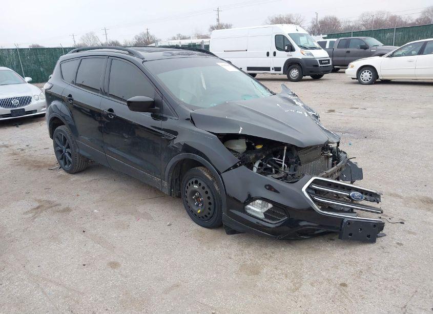 2017 Ford Escape SE (VIN 1FMCU0GD9HUB99611) main photo
