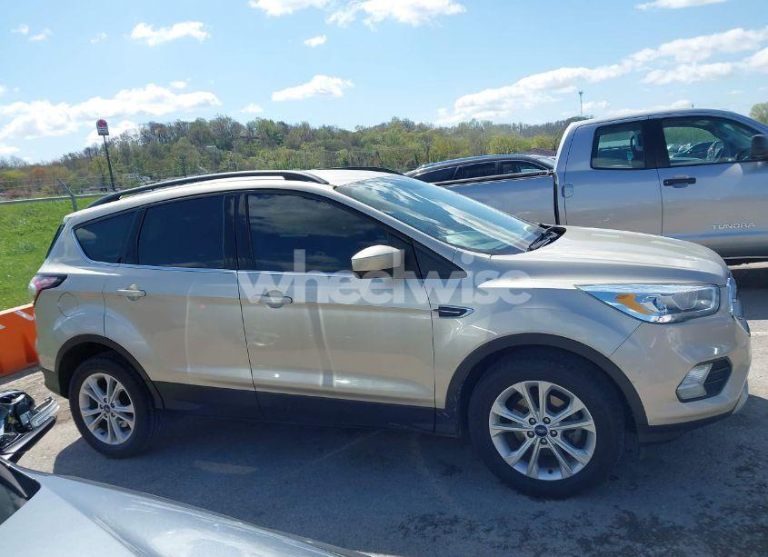 Photo 13 of 2017 Ford Escape SE (VIN 1FMCU0GD9HUC36995)
