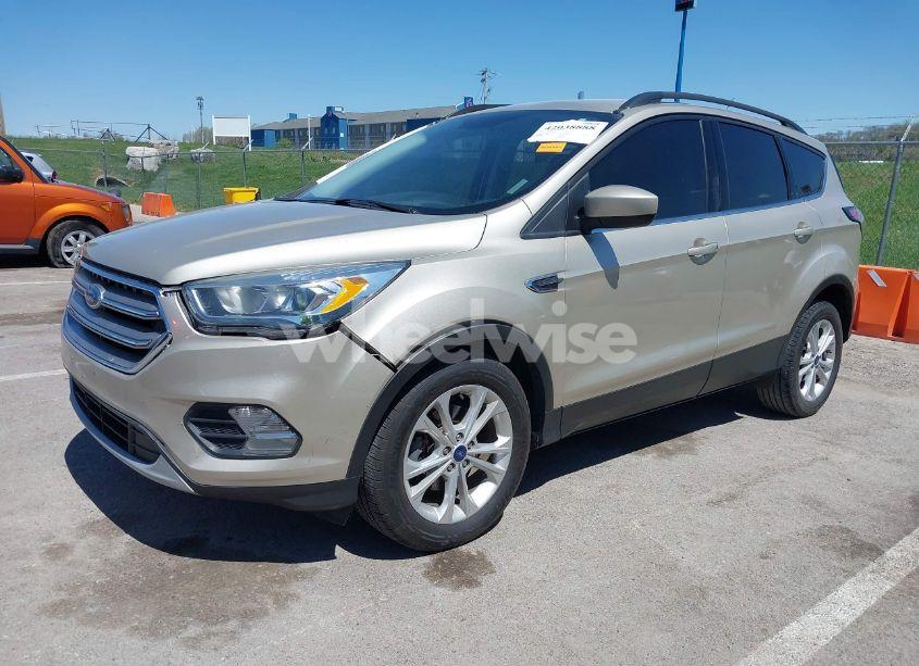 Photo 2 of 2017 Ford Escape SE (VIN 1FMCU0GD9HUC36995)