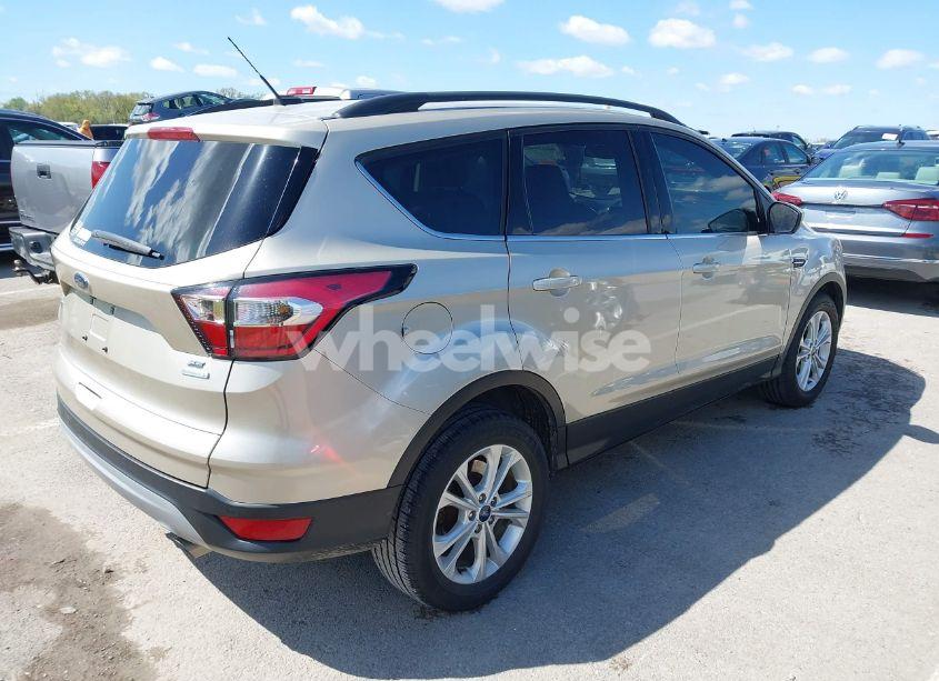 Photo 4 of 2017 Ford Escape SE (VIN 1FMCU0GD9HUC36995)