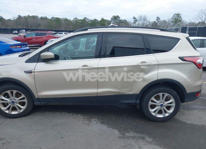 Photo 14 of 2017 Ford Escape SE (VIN 1FMCU0GD9HUC37127)