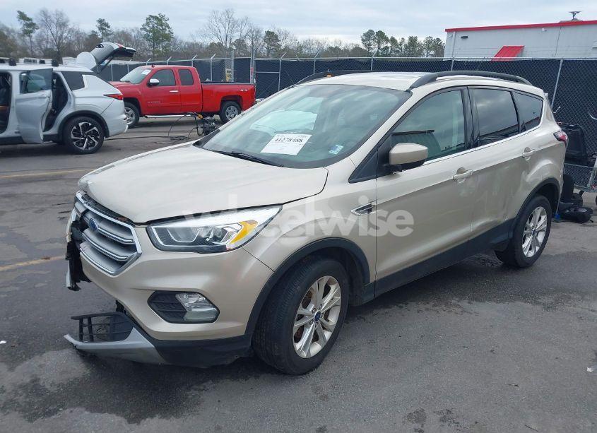 Photo 2 of 2017 Ford Escape SE (VIN 1FMCU0GD9HUC37127)