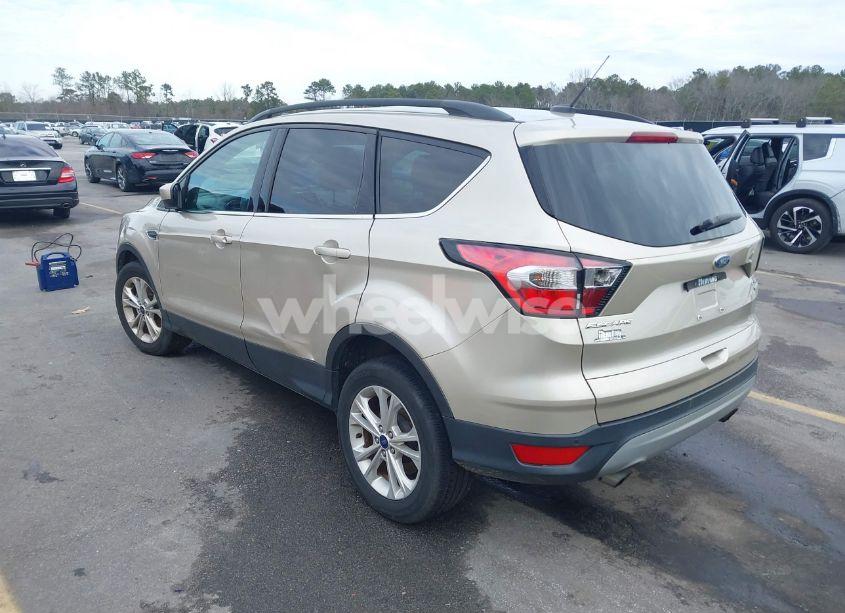 Photo 3 of 2017 Ford Escape SE (VIN 1FMCU0GD9HUC37127)