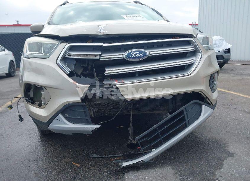 Photo 6 of 2017 Ford Escape SE (VIN 1FMCU0GD9HUC37127)