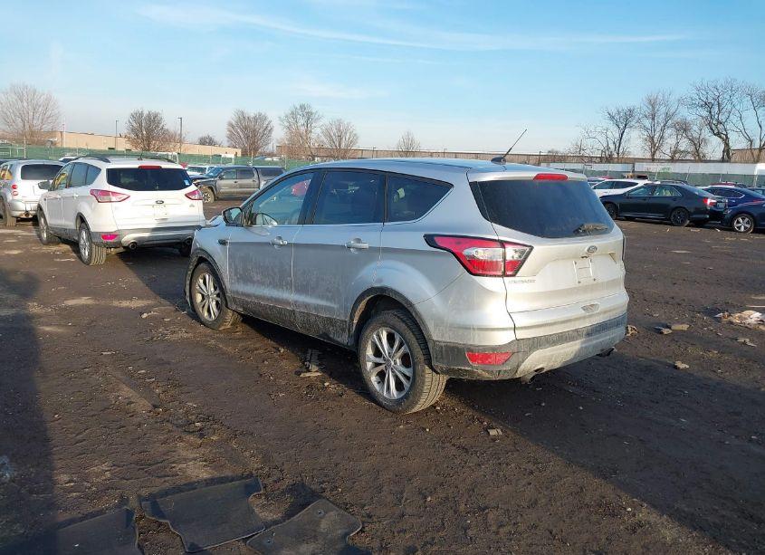 Photo 3 of 2017 Ford Escape SE (VIN 1FMCU0GD9HUC58883)