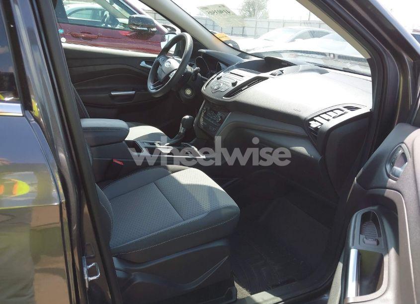 Photo 5 of 2017 Ford Escape SE (VIN 1FMCU0GD9HUD28110)